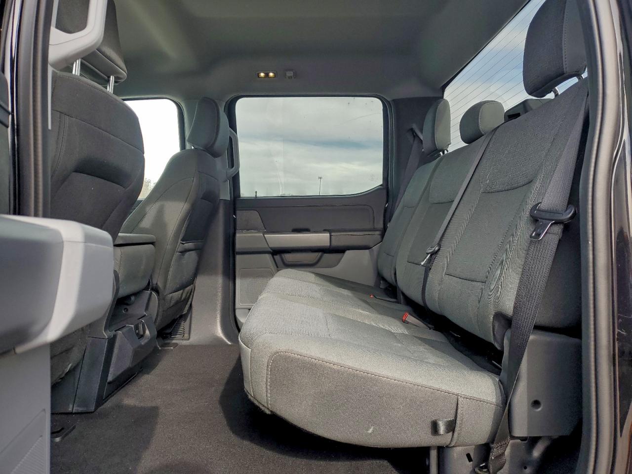 2025 FORD F150 XLT photo 19