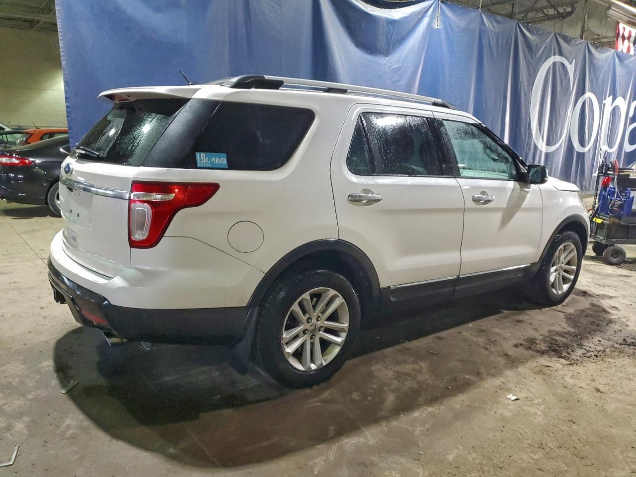 2011 FORD EXPLORER XLT photo 7