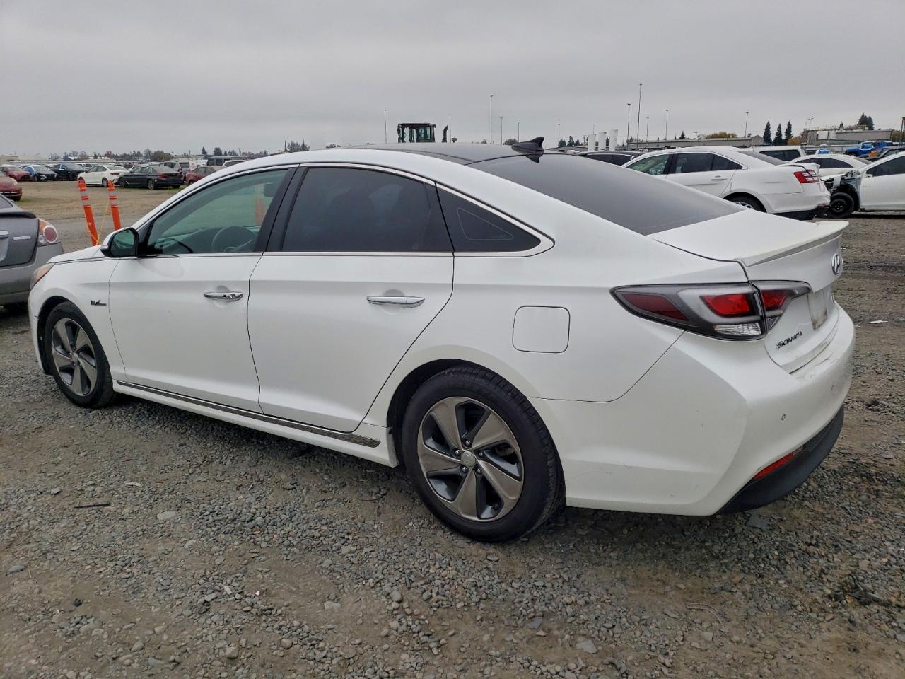 2016 HYUNDAI SONATA HYBRID photo 2