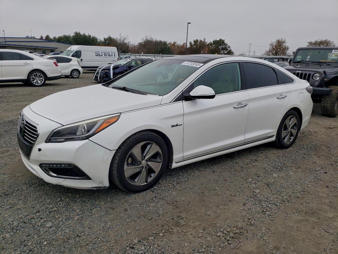 2016 HYUNDAI SONATA HYBRID — NORMAL WEAR damage — photo 1