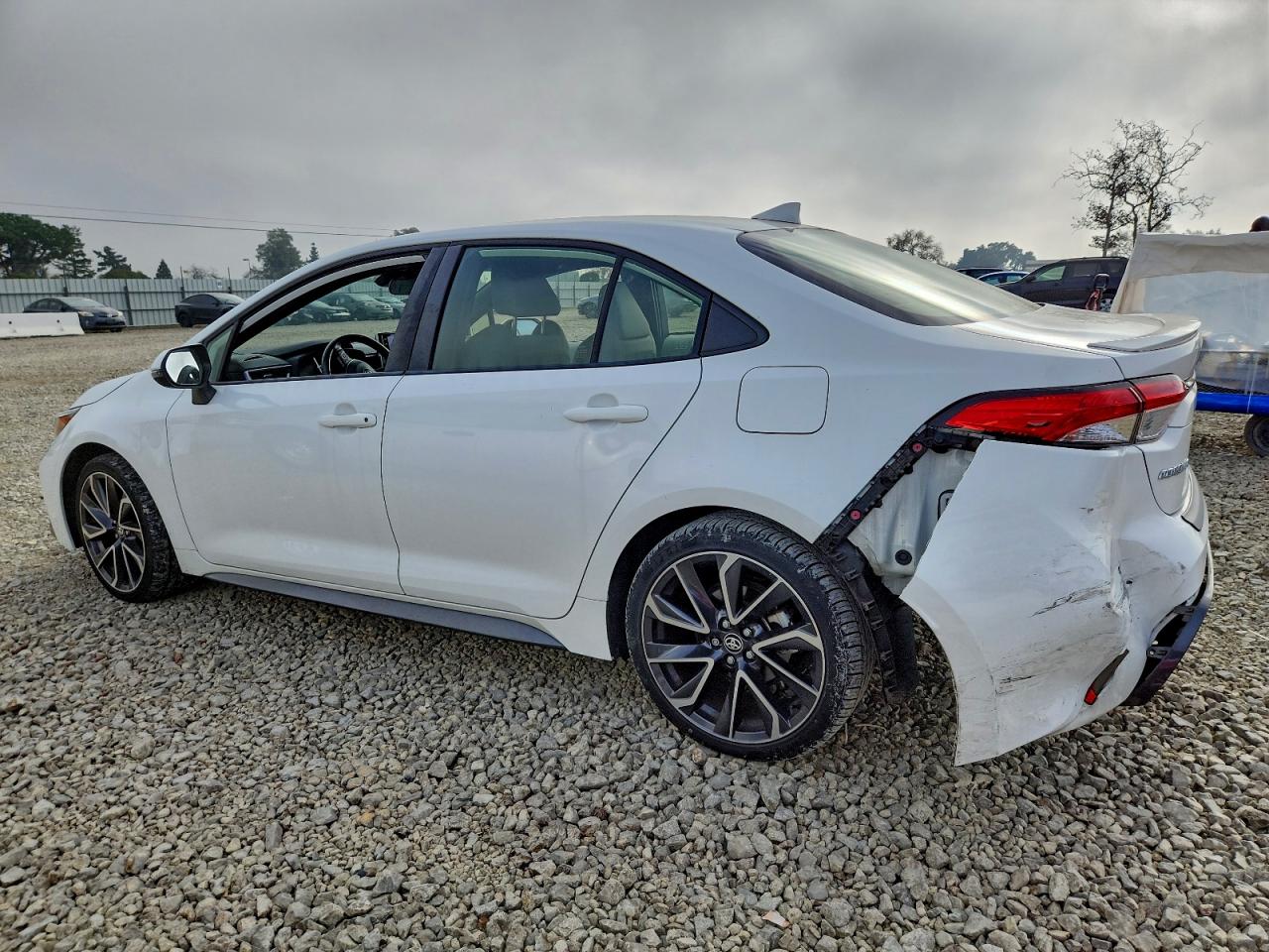 2020 TOYOTA COROLLA SE photo 3