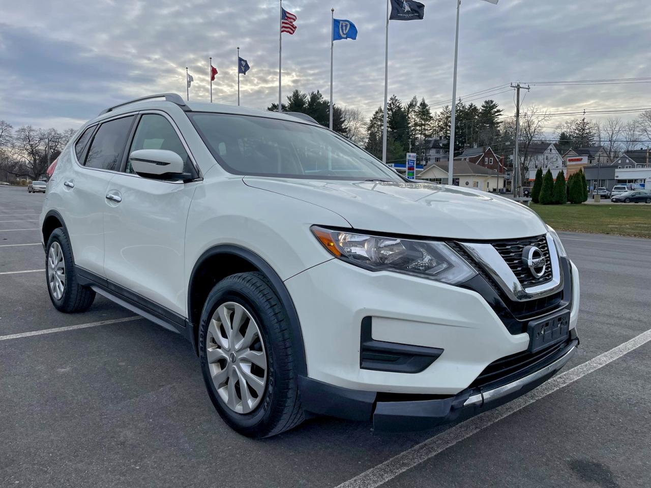 2017 NISSAN ROGUE