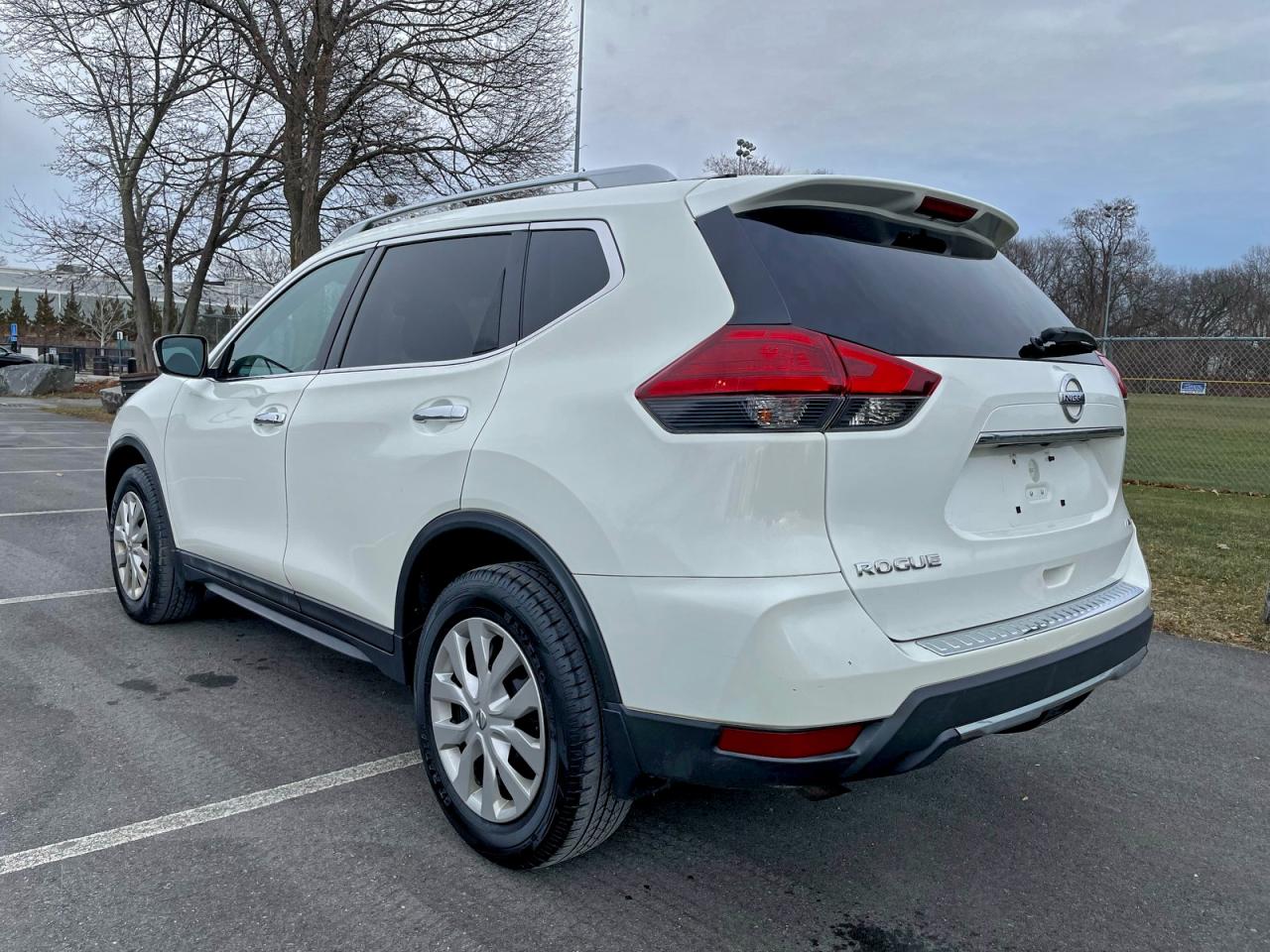 2017 NISSAN ROGUE SV photo 7