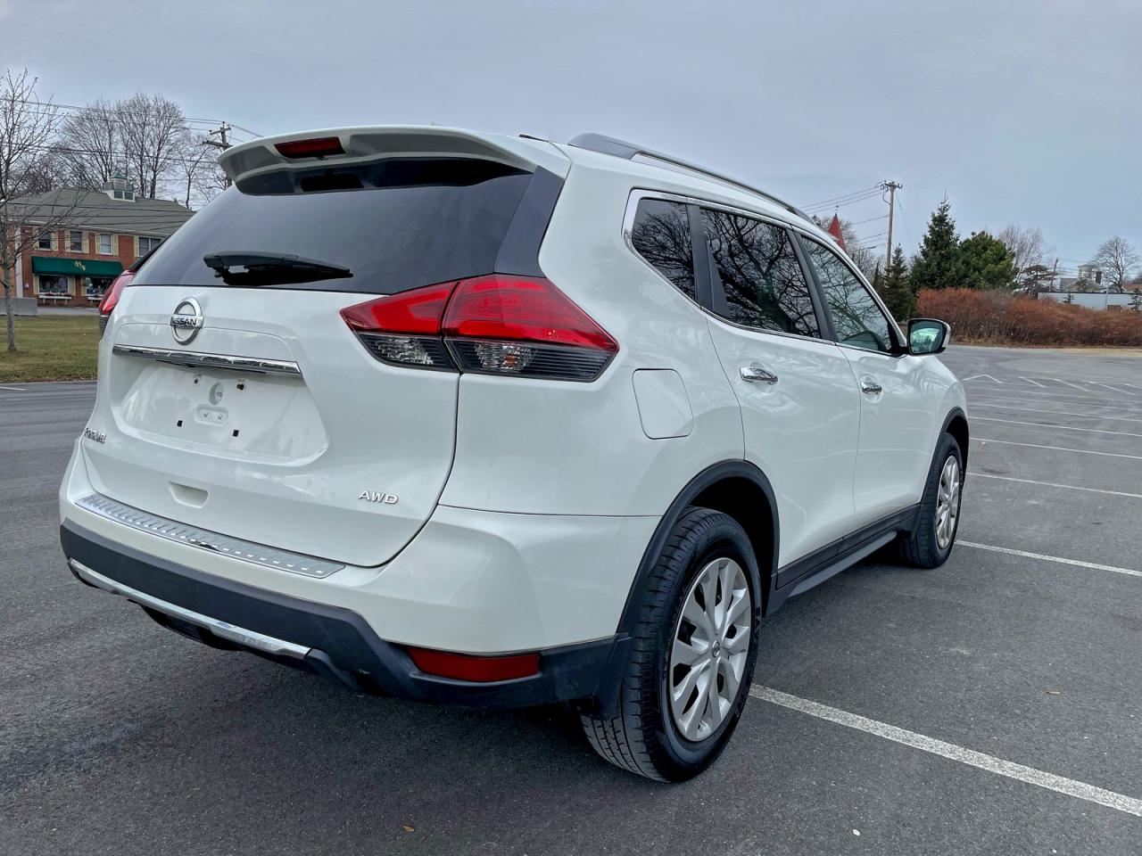 2017 NISSAN ROGUE SV photo 10