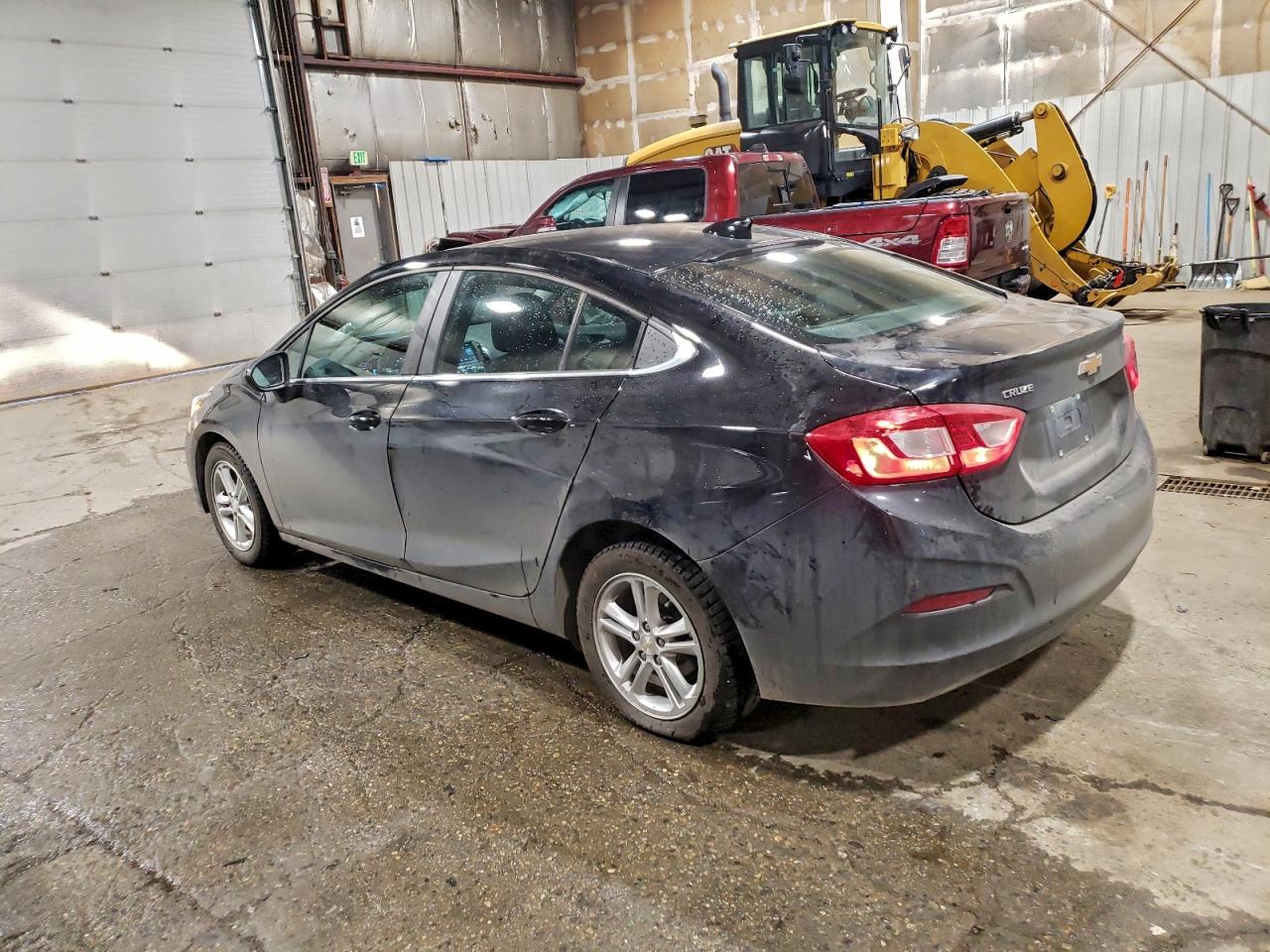2017 CHEVROLET CRUZE LT photo 2