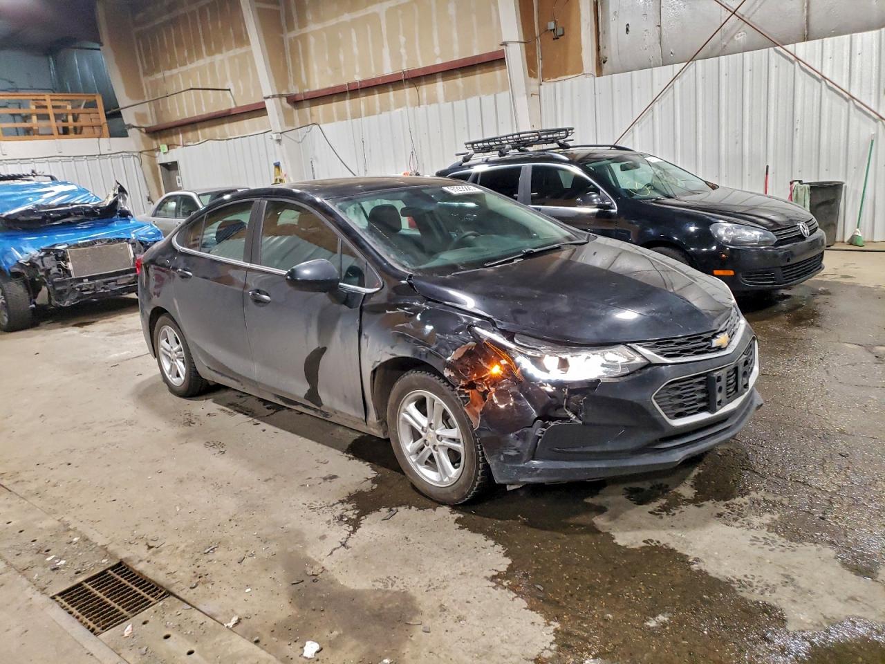 2017 CHEVROLET CRUZE LT photo 4