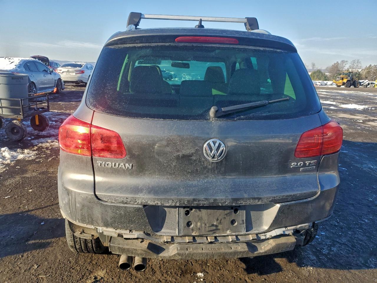 2012 VOLKSWAGEN TIGUAN S photo 11