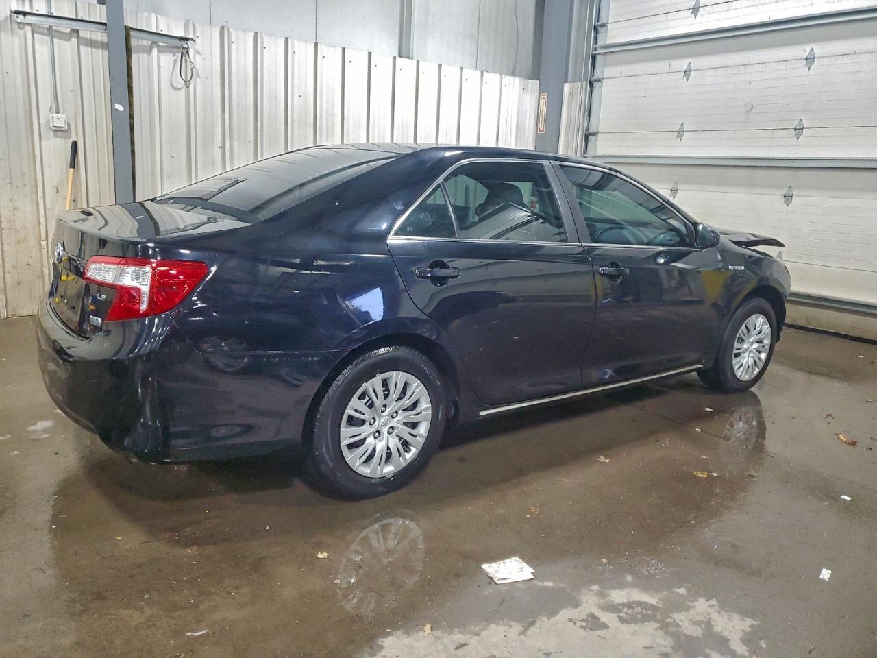 2013 TOYOTA CAMRY HYBRID photo 3