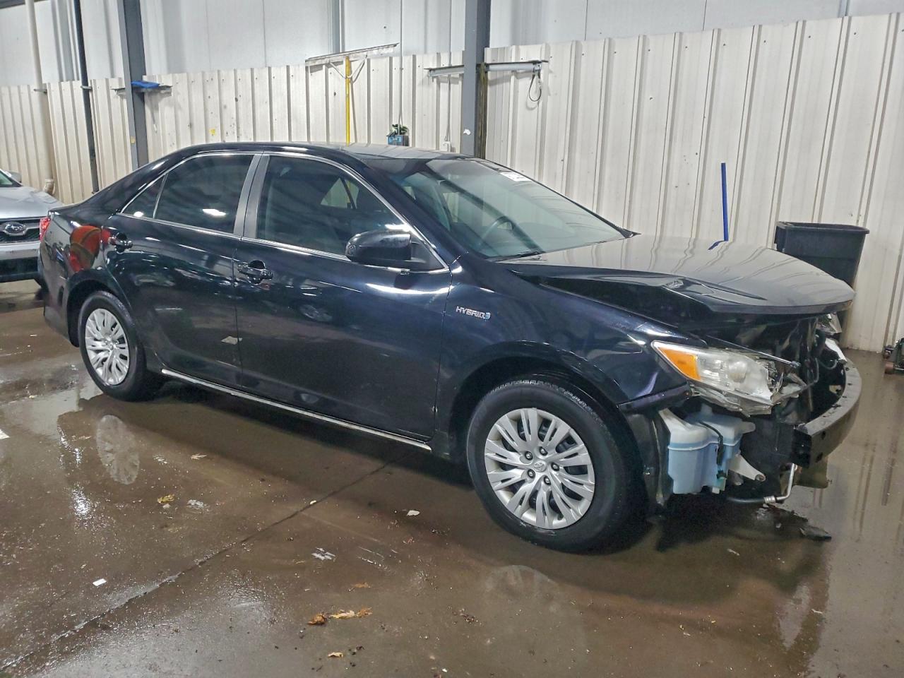 2013 TOYOTA CAMRY HYBRID photo 4