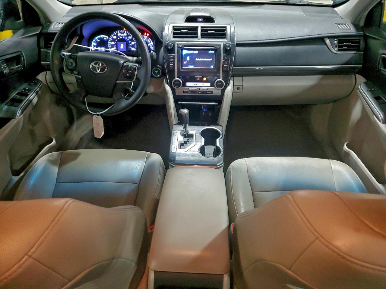 2013 TOYOTA CAMRY HYBRID photo 8