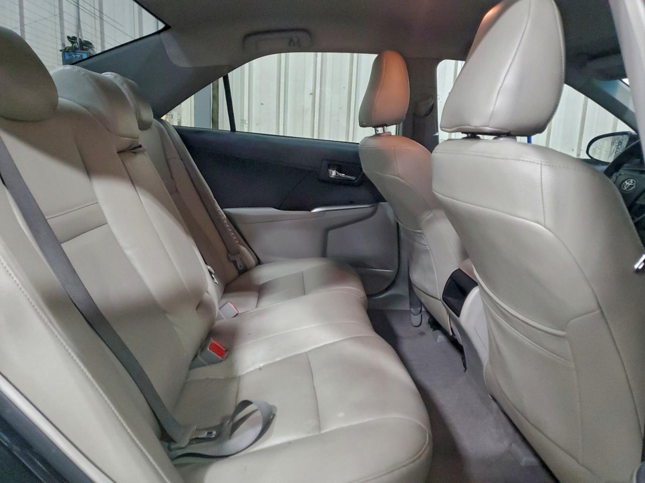 2013 TOYOTA CAMRY HYBRID photo 10