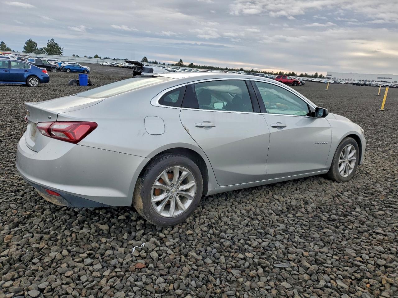 2020 CHEVROLET MALIBU LT photo 3