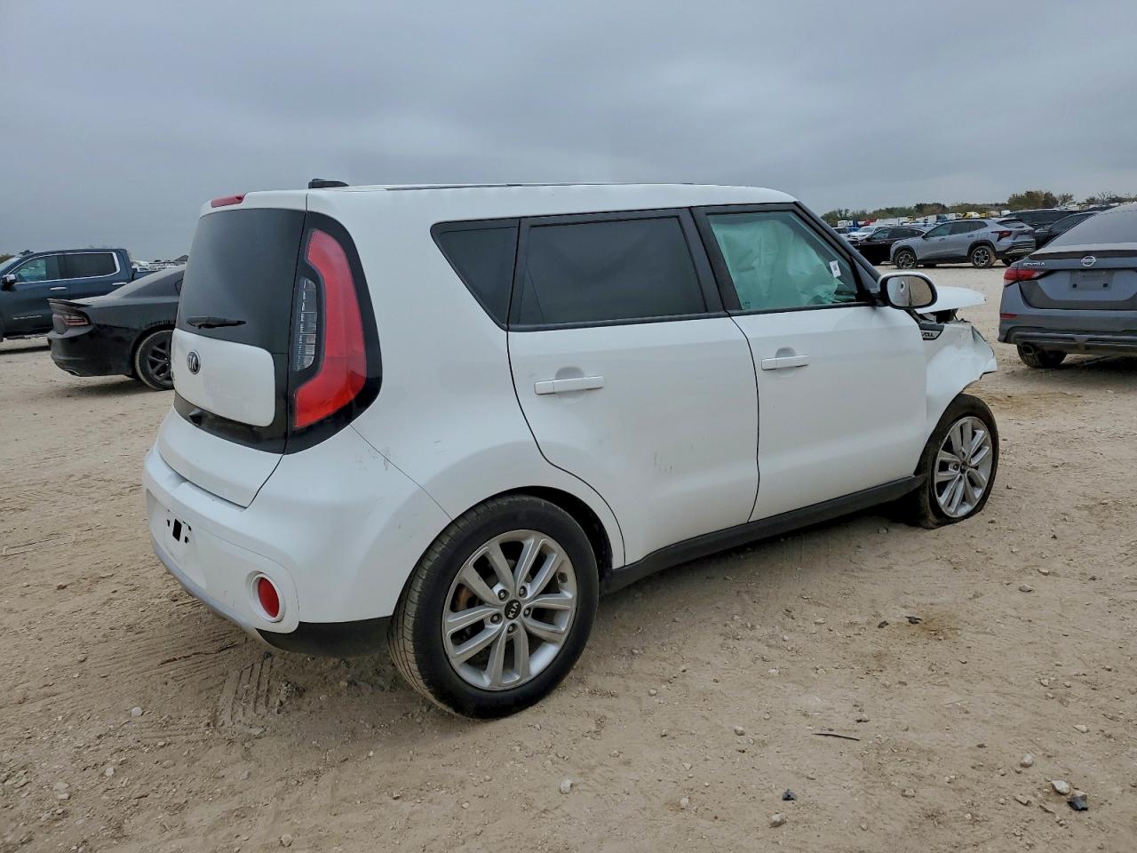 2018 KIA SOUL + photo 5