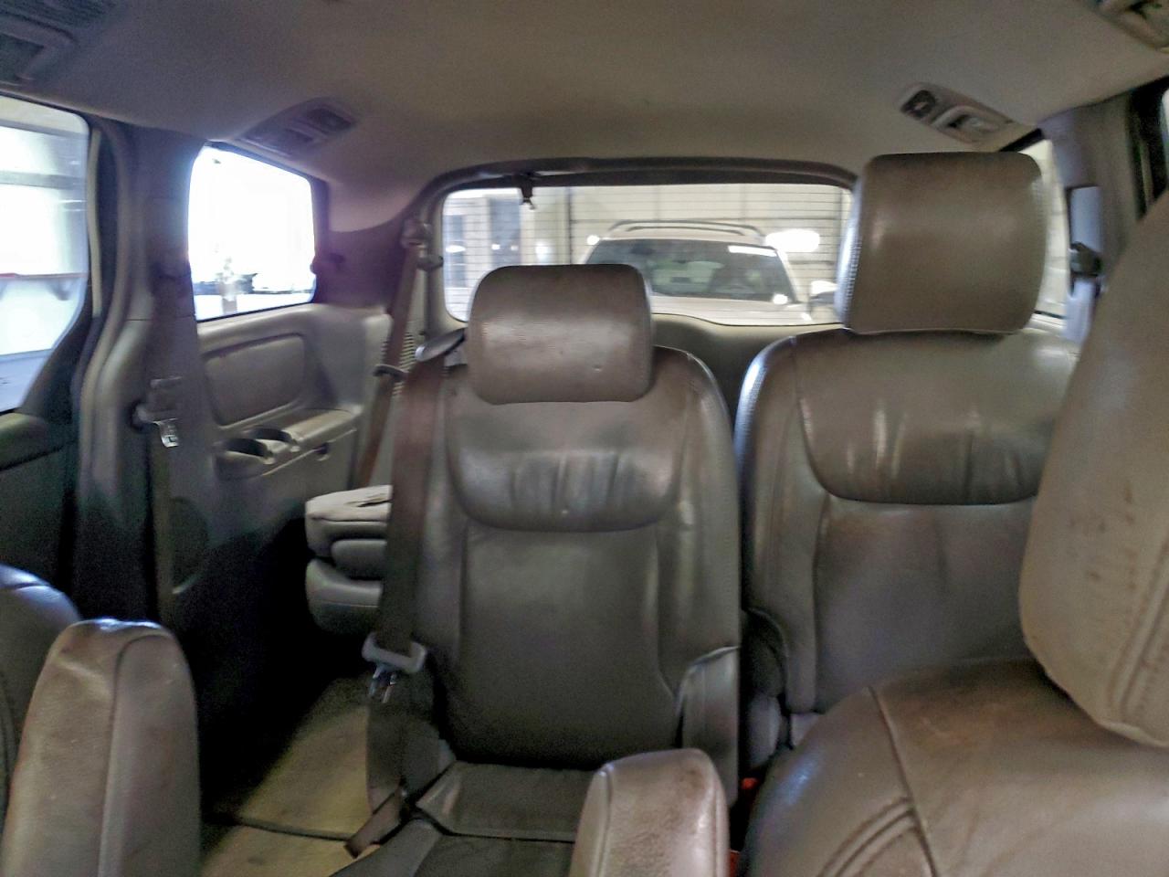 2009 TOYOTA SIENNA CE photo 19