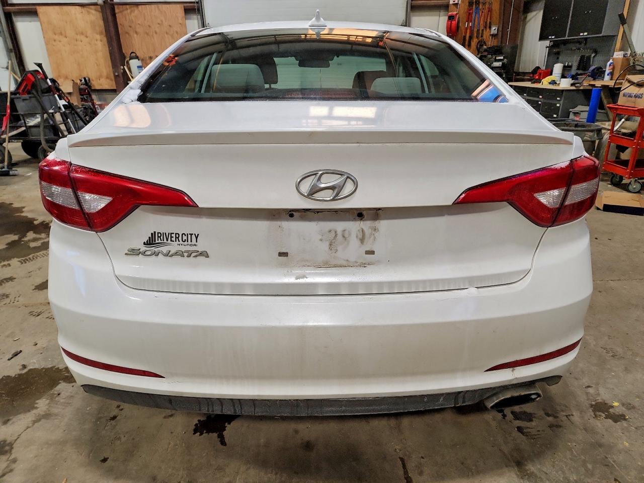 2015 HYUNDAI SONATA SE photo 6