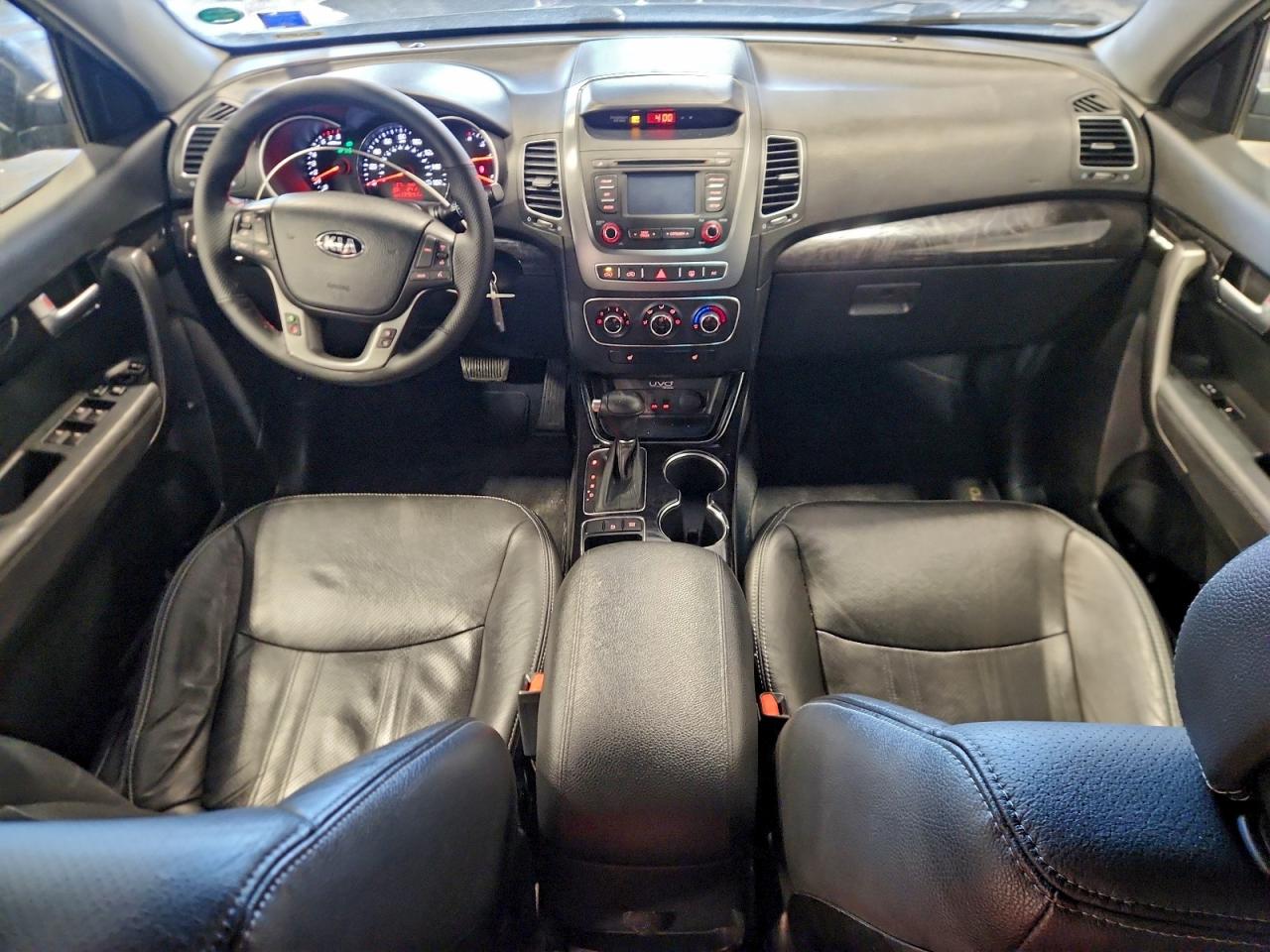 2015 KIA SORENTO LX photo 8
