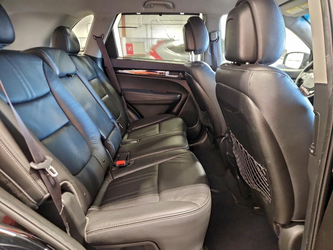 2015 KIA SORENTO LX photo 11