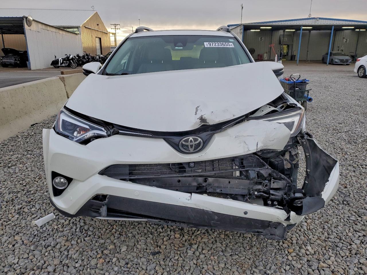 2017 TOYOTA RAV4 LIMITED photo 5