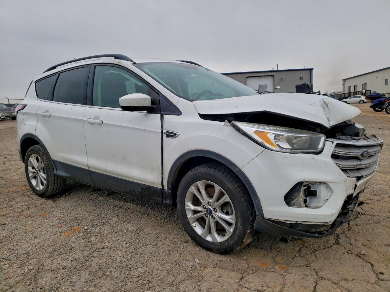 2018 FORD ESCAPE SE photo 4