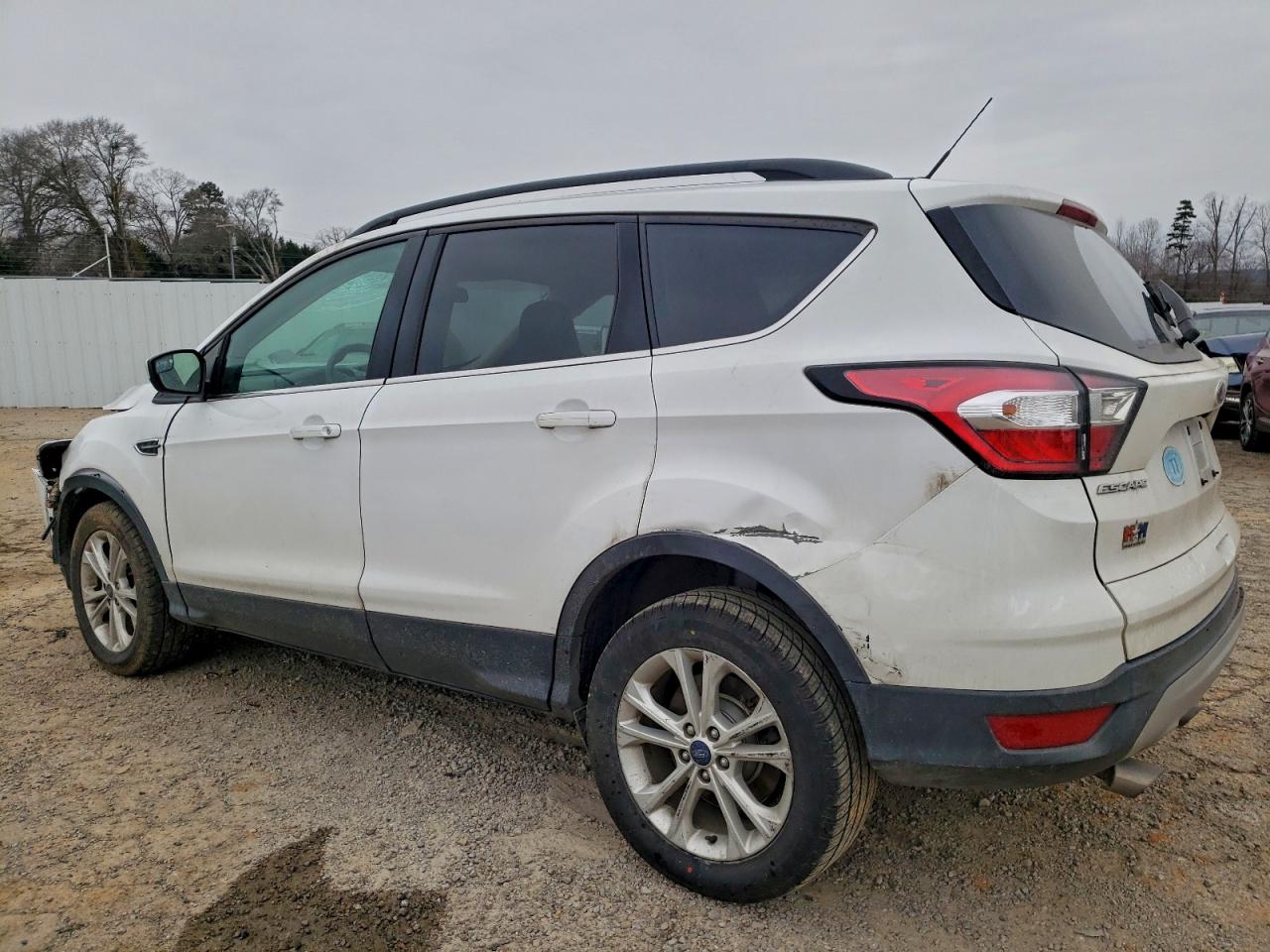 2018 FORD ESCAPE SE photo 2