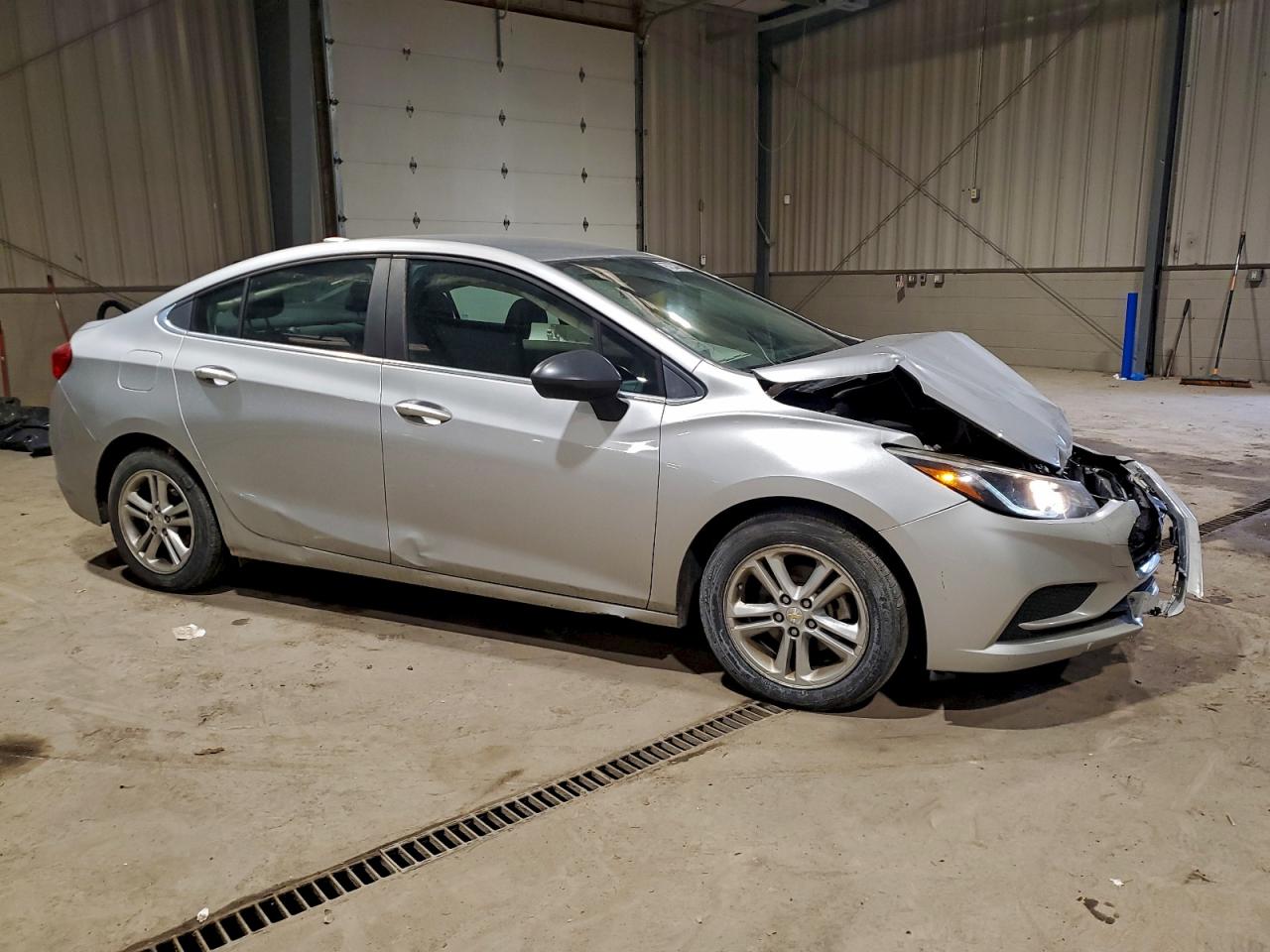 2016 CHEVROLET CRUZE LT photo 4