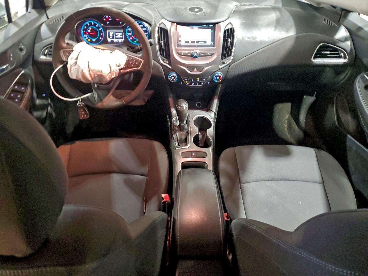 2016 CHEVROLET CRUZE LT photo 8