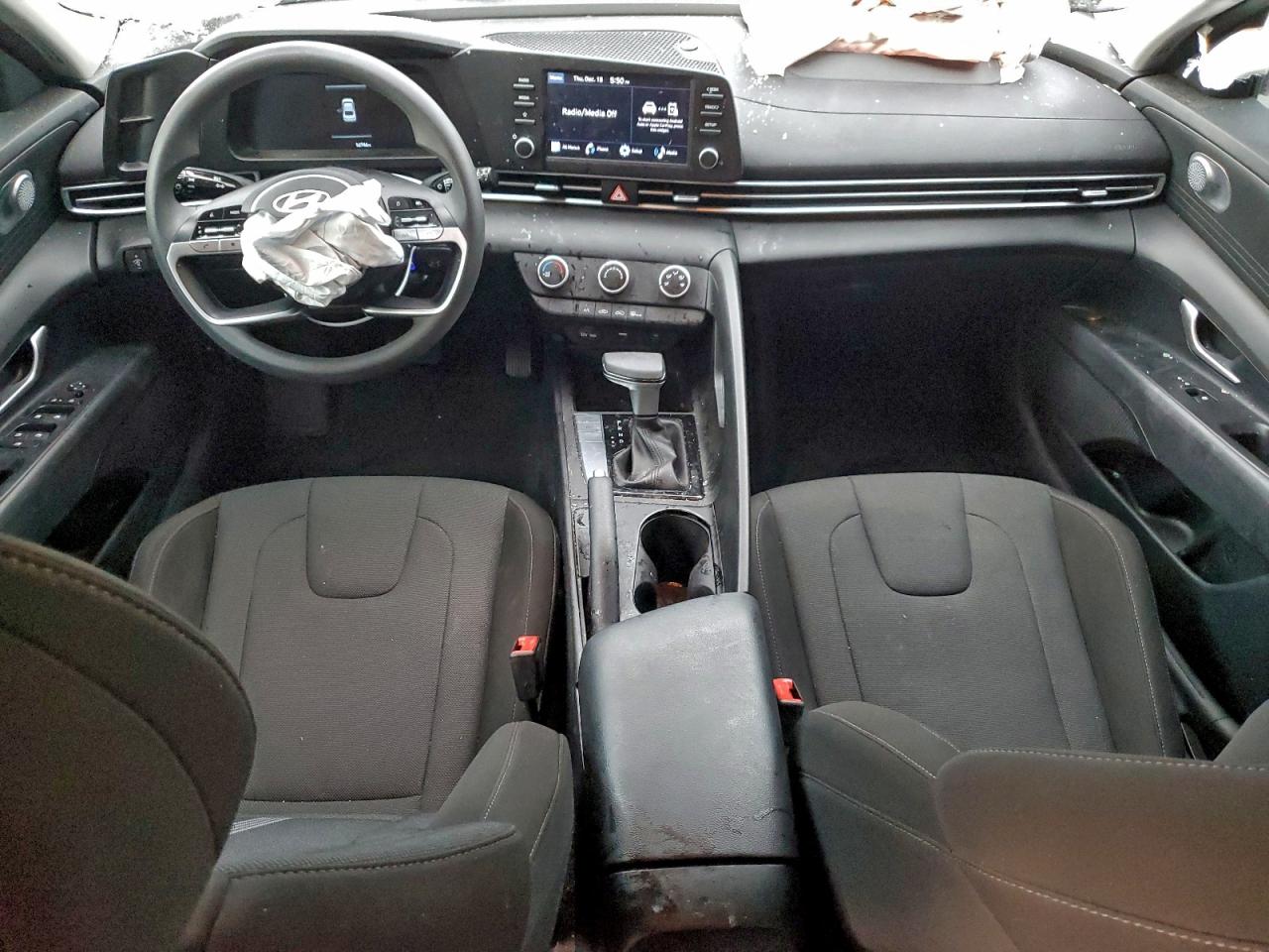 2024 HYUNDAI ELANTRA SE photo 29