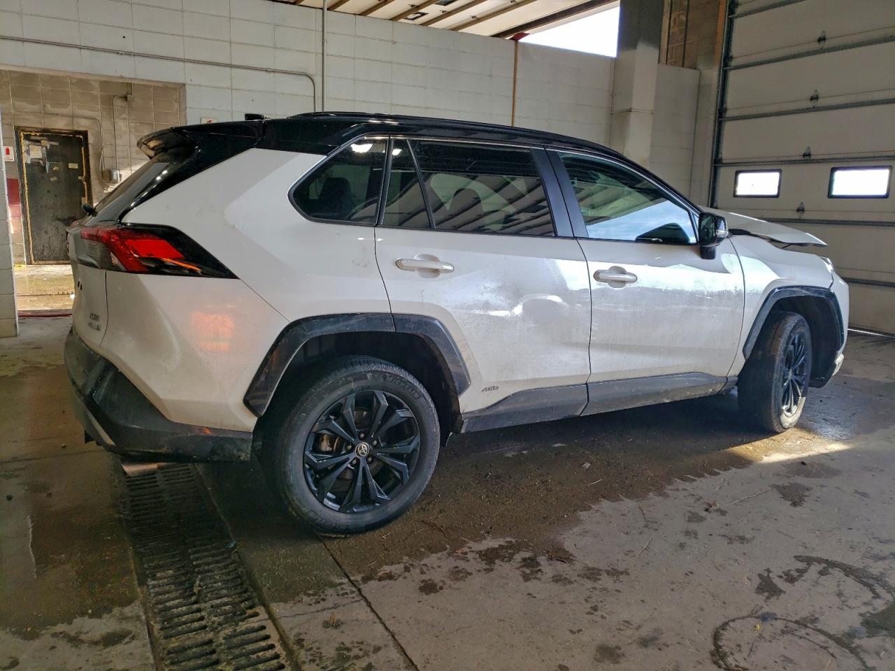 2024 TOYOTA RAV4 XSE photo 3