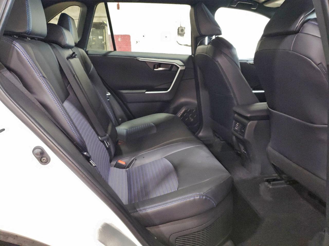 2024 TOYOTA RAV4 XSE photo 11