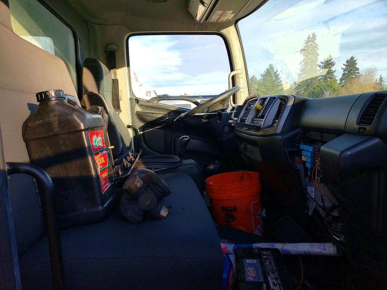 2020 HINO 268A BOX TRUCK photo 11