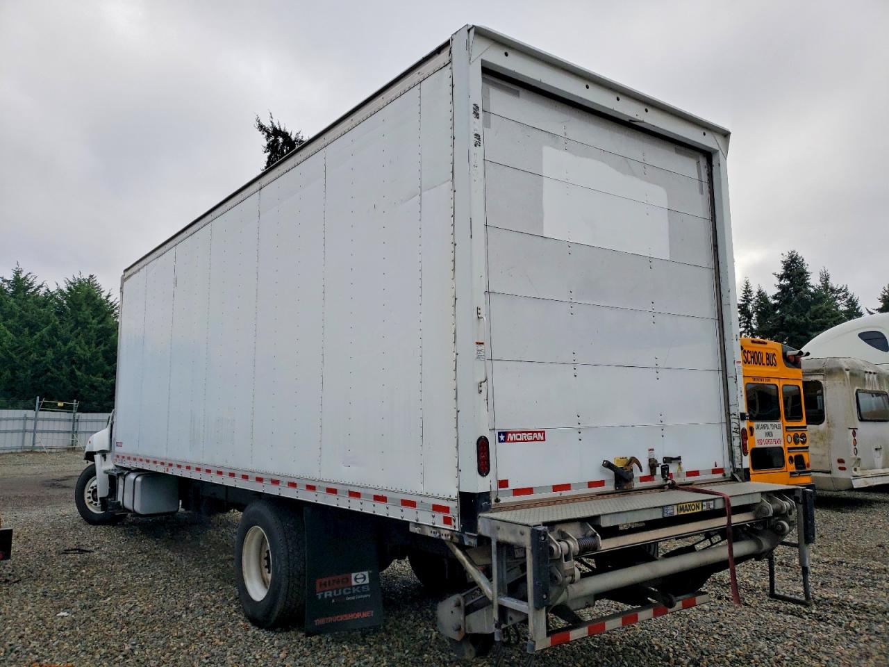 2020 HINO 268A BOX TRUCK photo 2