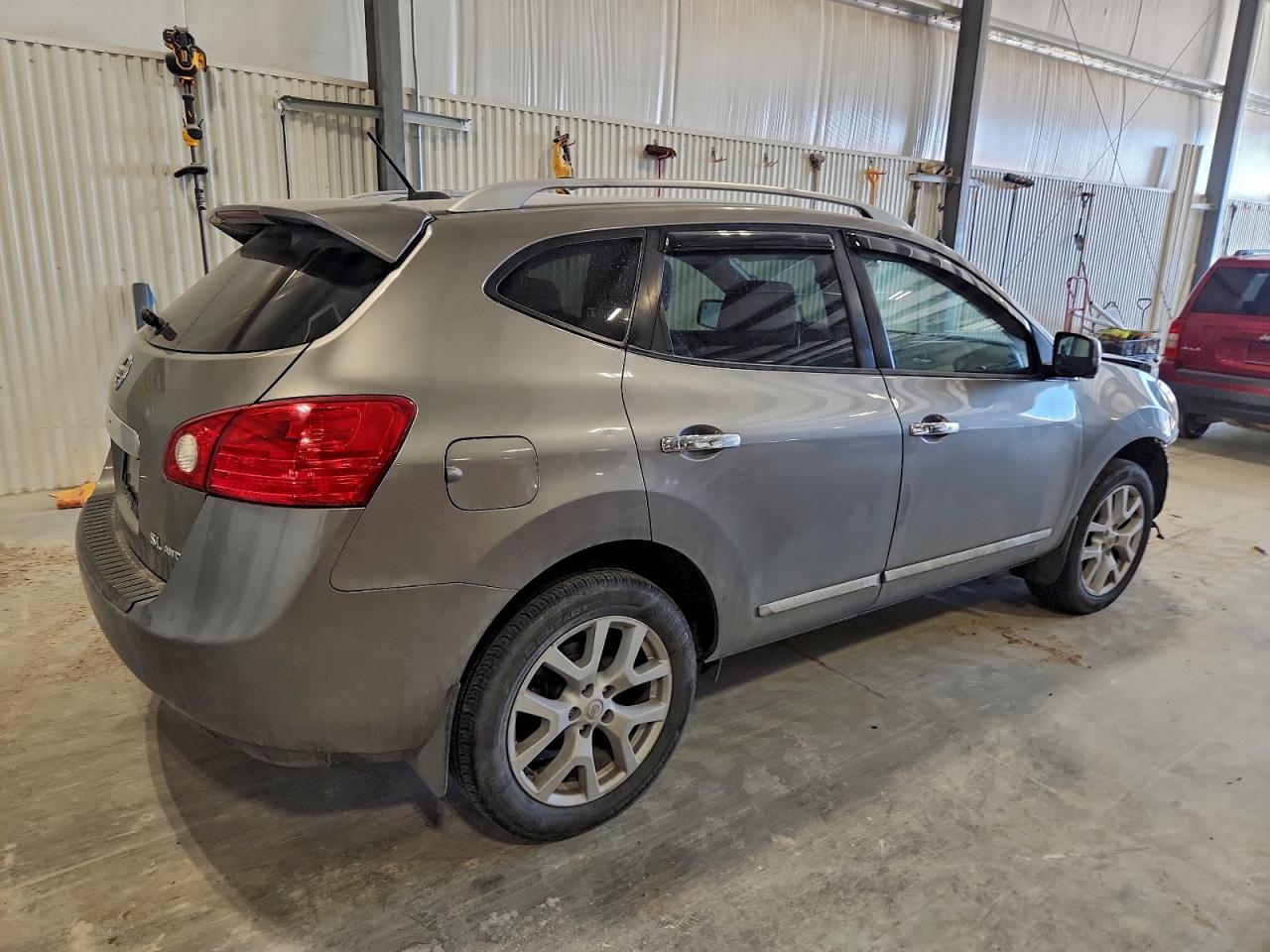 2013 NISSAN ROGUE S photo 5
