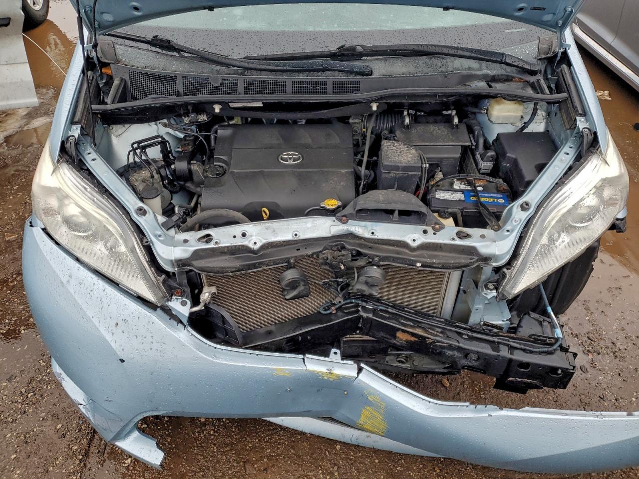 2015 TOYOTA SIENNA XLE photo 31