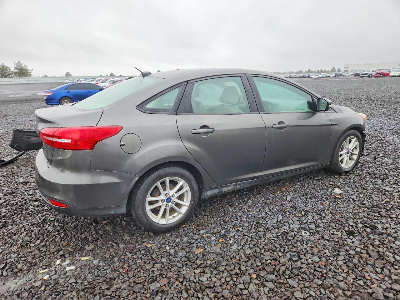 2015 FORD FOCUS SE photo 3