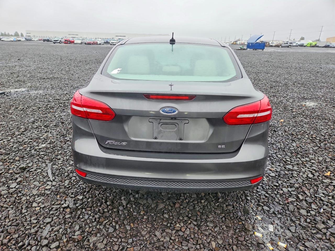 2015 FORD FOCUS SE photo 6