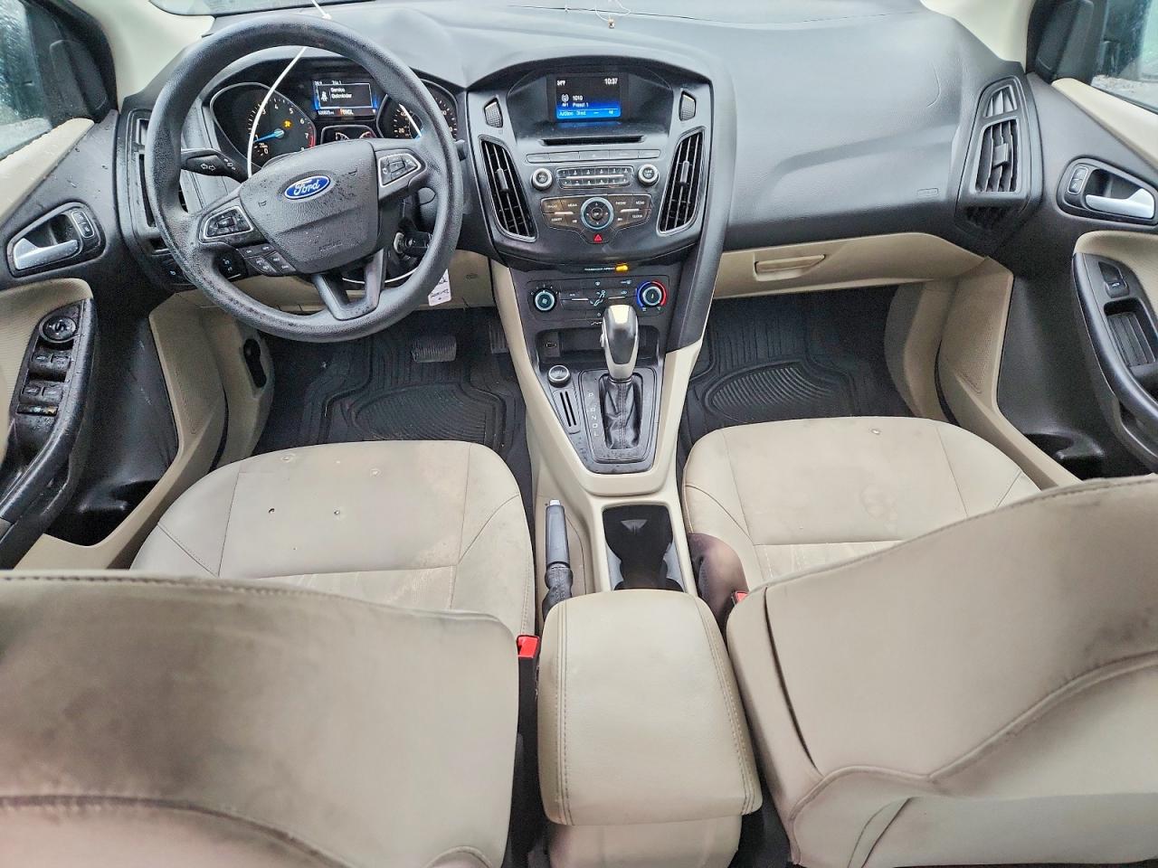 2015 FORD FOCUS SE photo 8