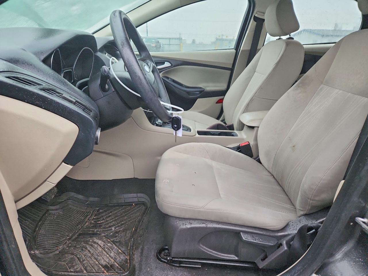 2015 FORD FOCUS SE photo 7