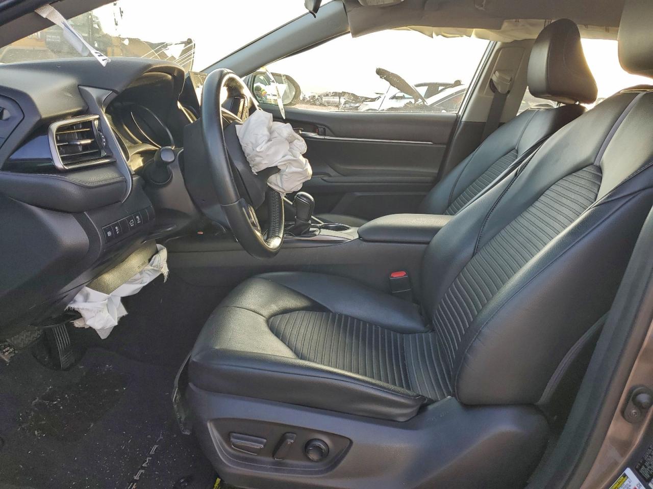 2021 TOYOTA CAMRY SE photo 7