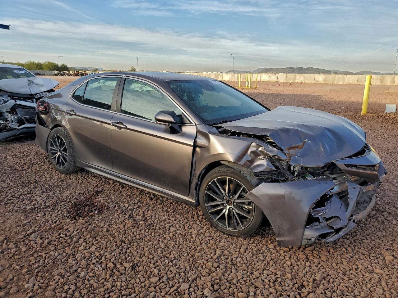 2021 TOYOTA CAMRY SE photo 4