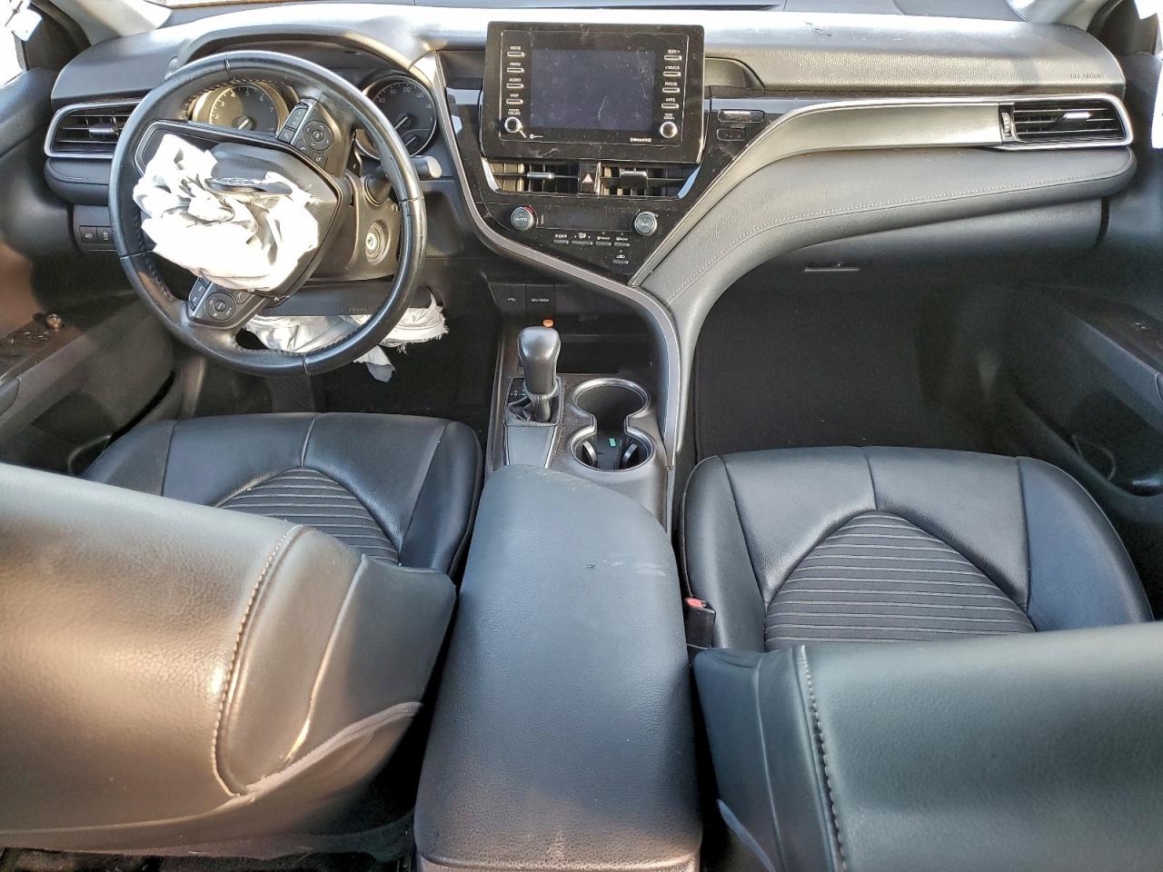 2021 TOYOTA CAMRY SE photo 8