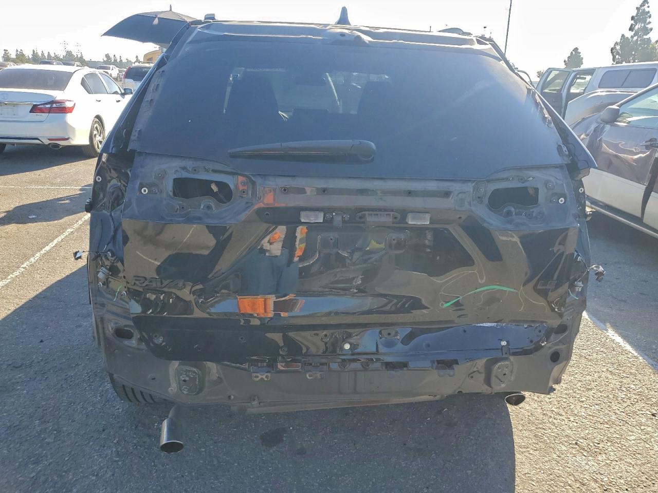 2019 TOYOTA RAV4 LE photo 11