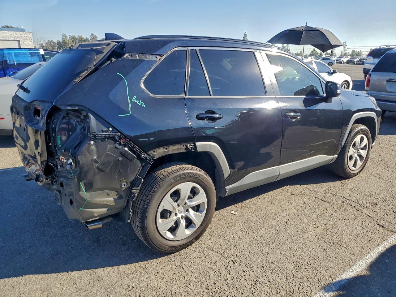 2019 TOYOTA RAV4 LE photo 5