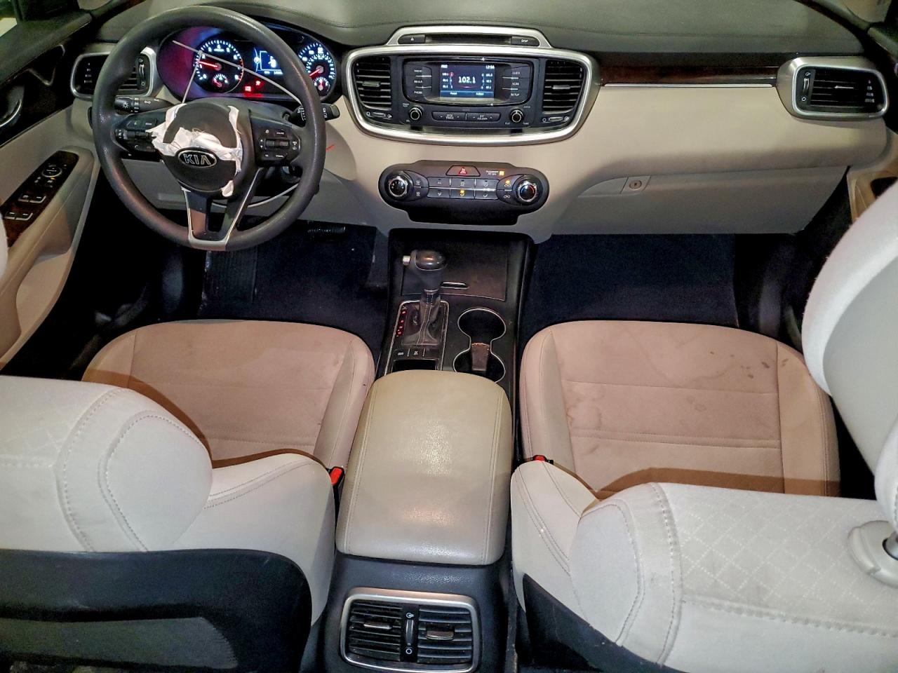 2017 KIA SORENTO LX photo 22
