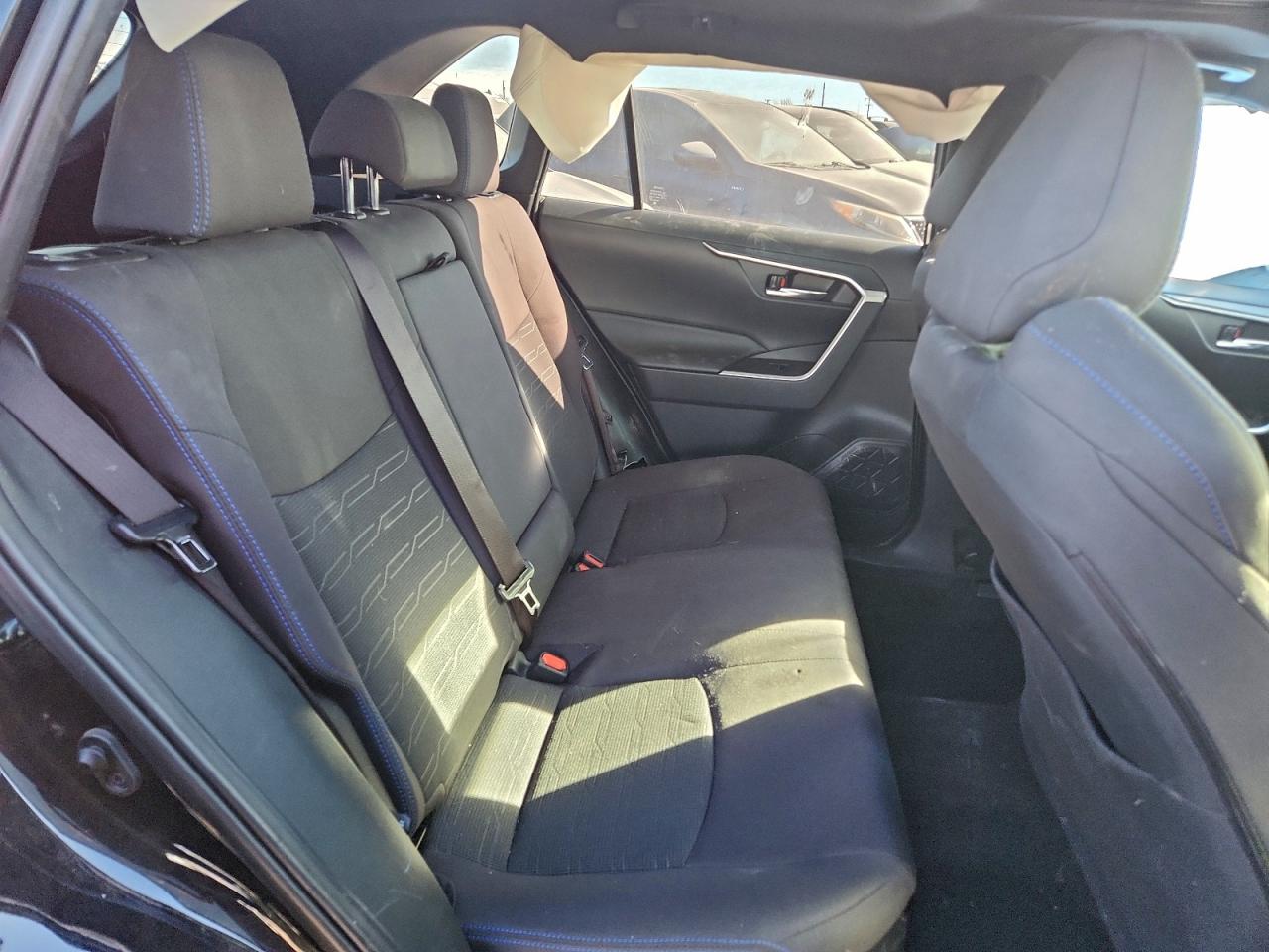 2022 TOYOTA RAV4 SE photo 28