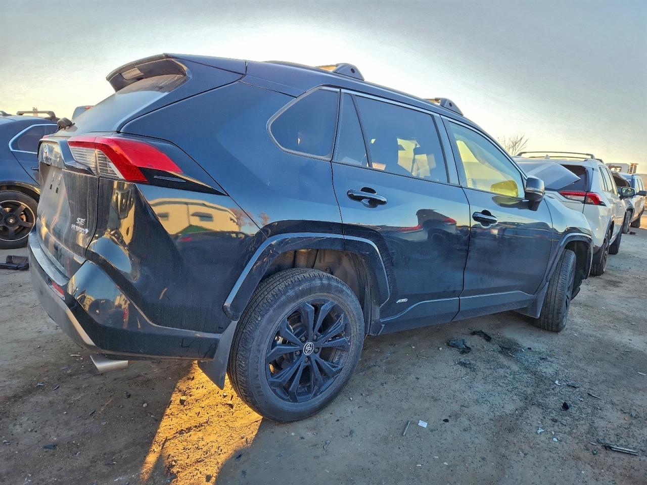 2022 TOYOTA RAV4 SE photo 7