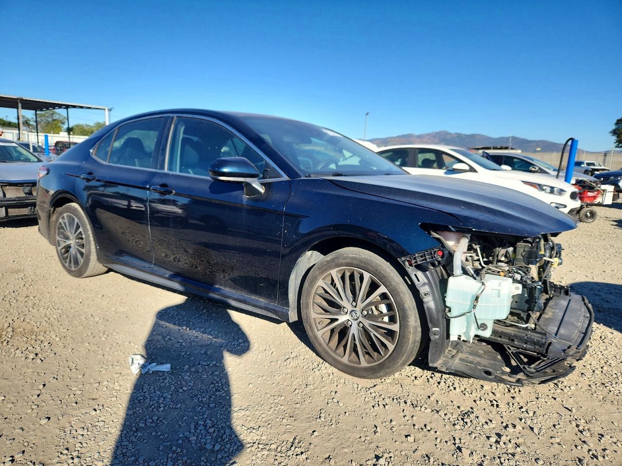 2020 TOYOTA CAMRY SE photo 4