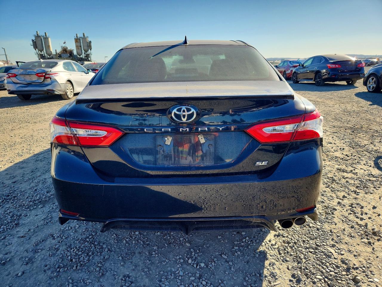 2020 TOYOTA CAMRY SE photo 6