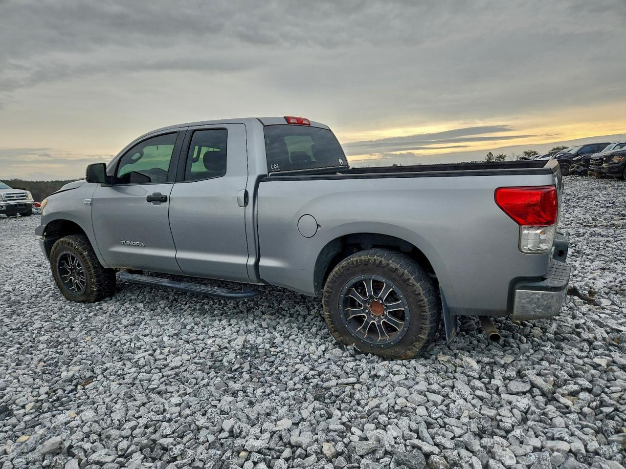 2010 TOYOTA TUNDRA DOUBLE CAB SR5 photo 4