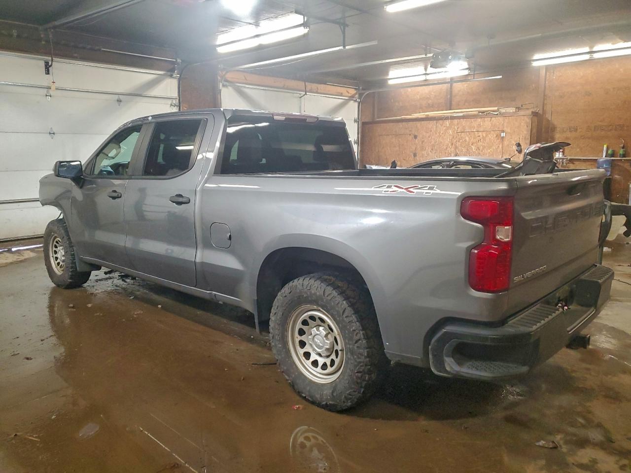 2021 CHEVROLET SILVERADO K1500 photo 2