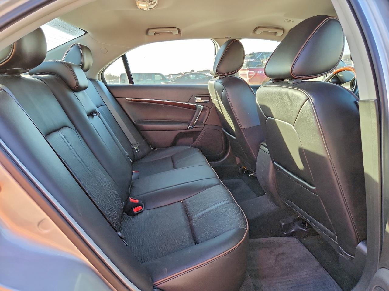 2011 LINCOLN MKZ photo 10